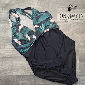 Suuksess Halter Cross Front One Piece Swimsuit Size XL